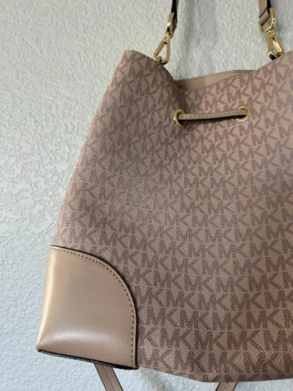 Michael Kors Tan Beige Mercer MK Monogram Logo Bucket Bag Crossbody Purse